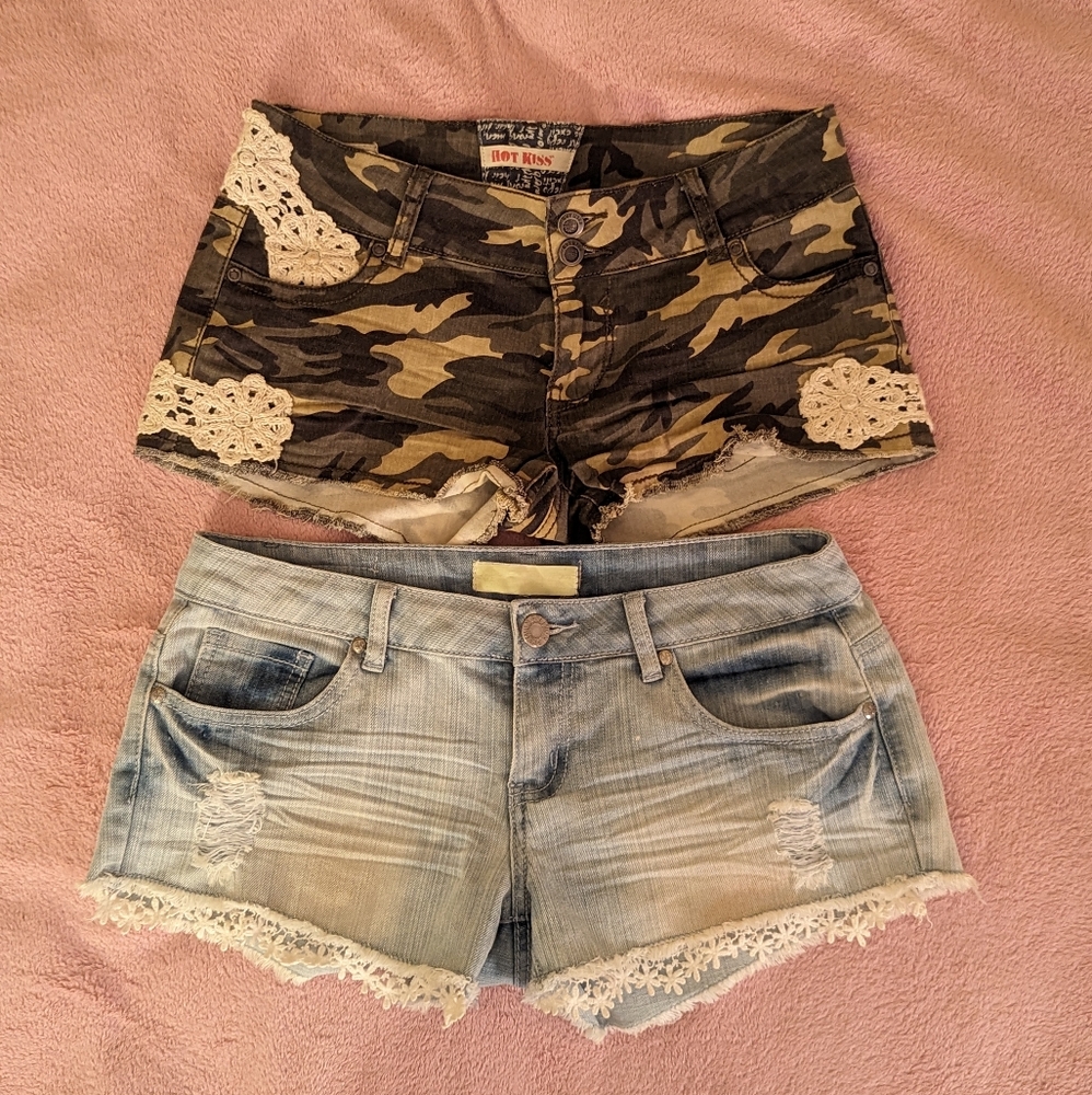 Bundle of 2 Denim Shorts Hot Kiss Almost Famous